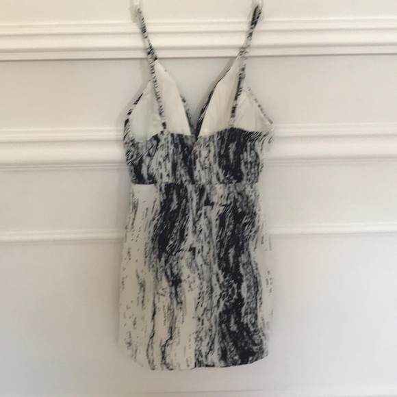 Dress - Picture 4 of 5